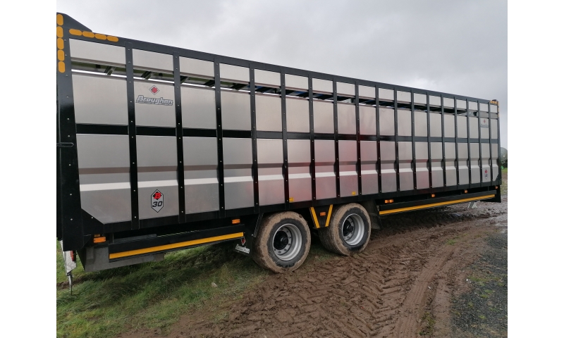 BROUGHAN 30FT CATTLE TRAILER