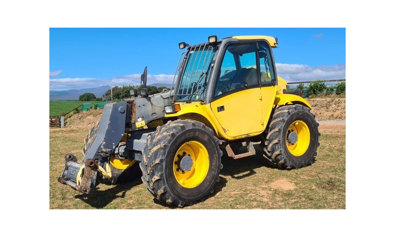New Holland LM425